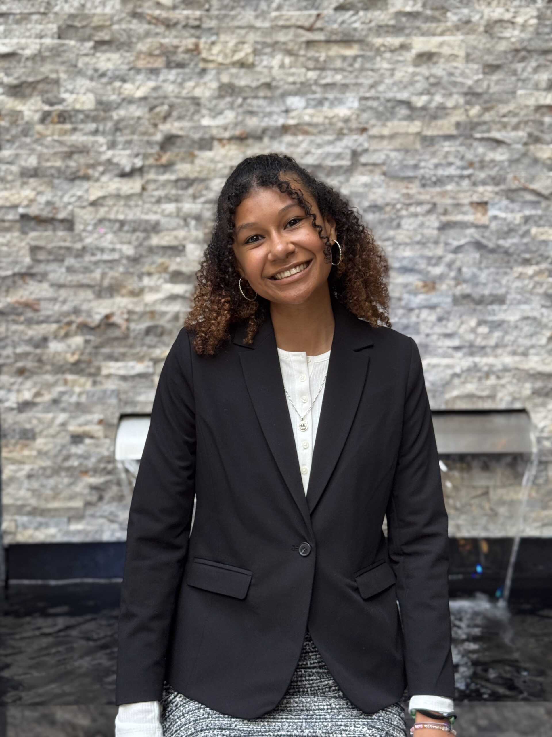 Aliana Johnson _ corporate trainer